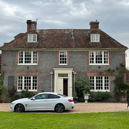 헬링글리 Holmbush House 게스트하우스 외부 사진
