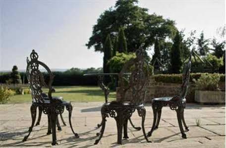 헬링글리 Holmbush House 게스트하우스 외부 사진