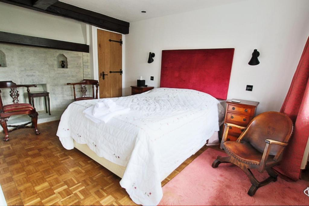 헬링글리 Holmbush House 게스트하우스 외부 사진